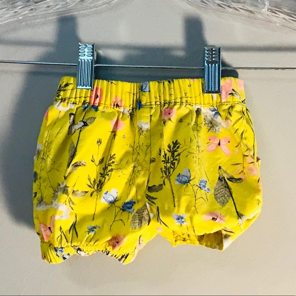 12 month old flower shorts by Carter’s - Picture 2 of 3
